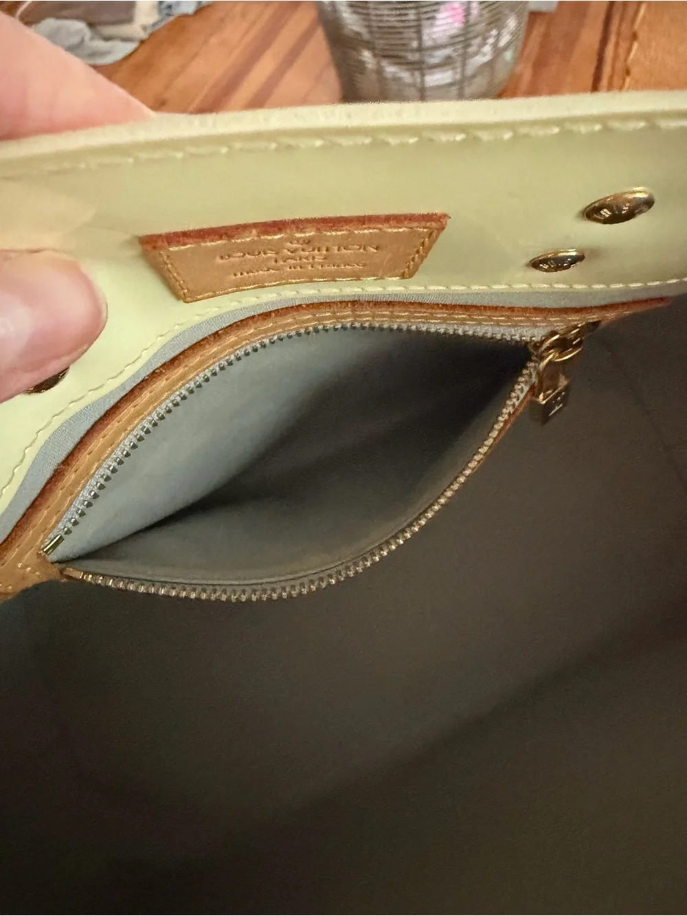 Louis Vuitton Cream Vernis Tote with Vachetta Trim - Picture 11 of 11